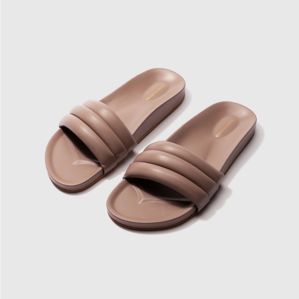 Beatrice Valenzuela sandal size 38, mushroom color